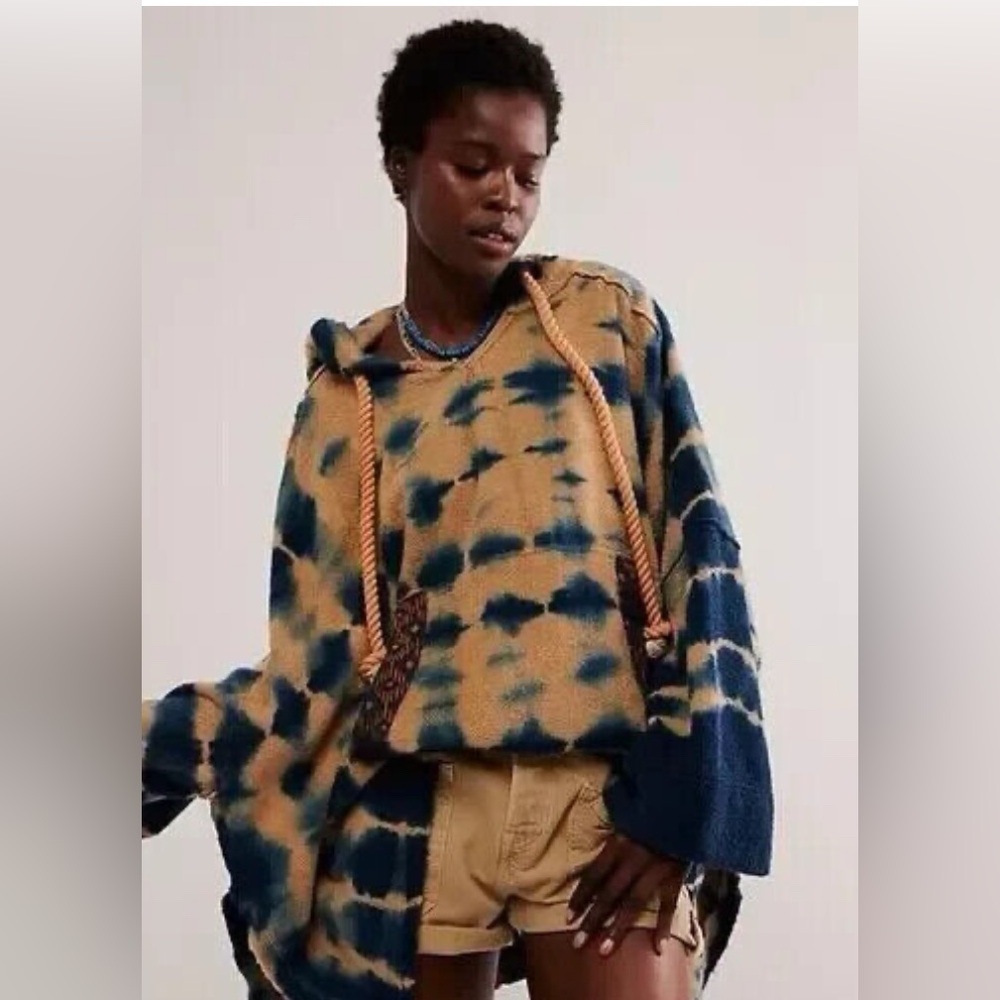 🆕Free People High Tide Sweatshirt
Oversized Hoodie V Neck